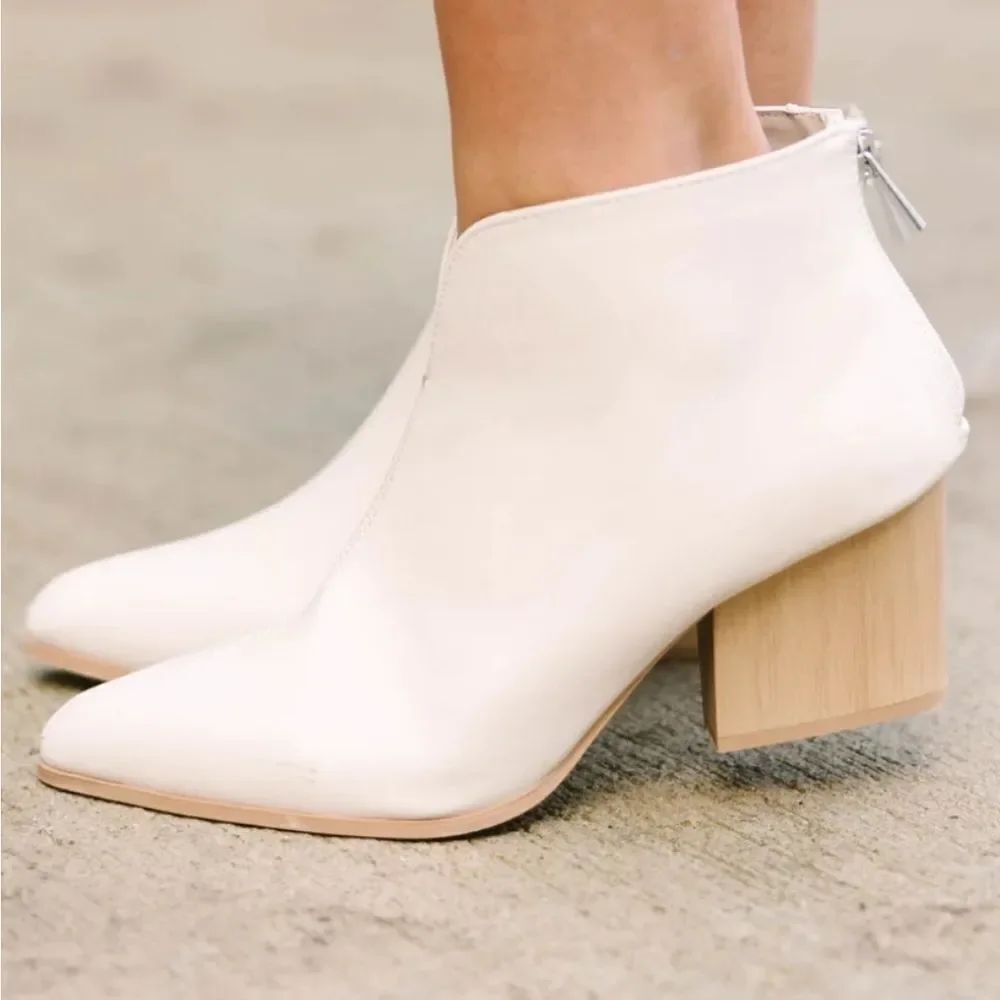 BRAND NEW QUPID POINTED TOE ANKLE BOOTIE